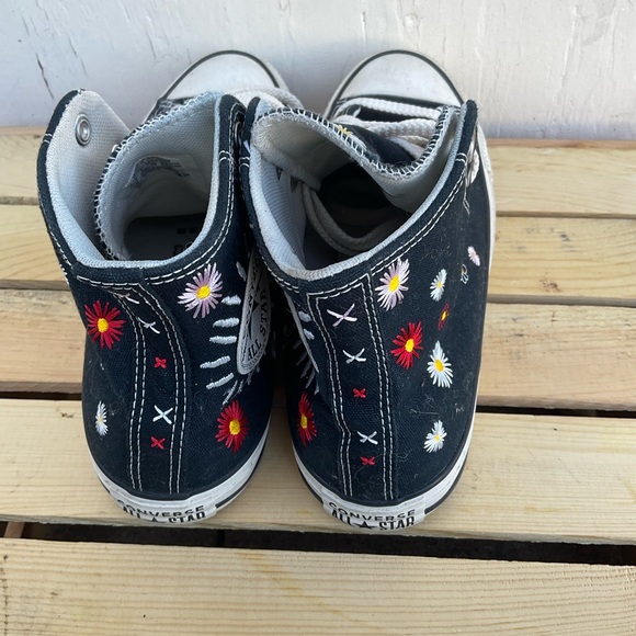 Converse Chuck Taylor All Star Hi
Daisy Embroidery Black - Picture 4 of 7